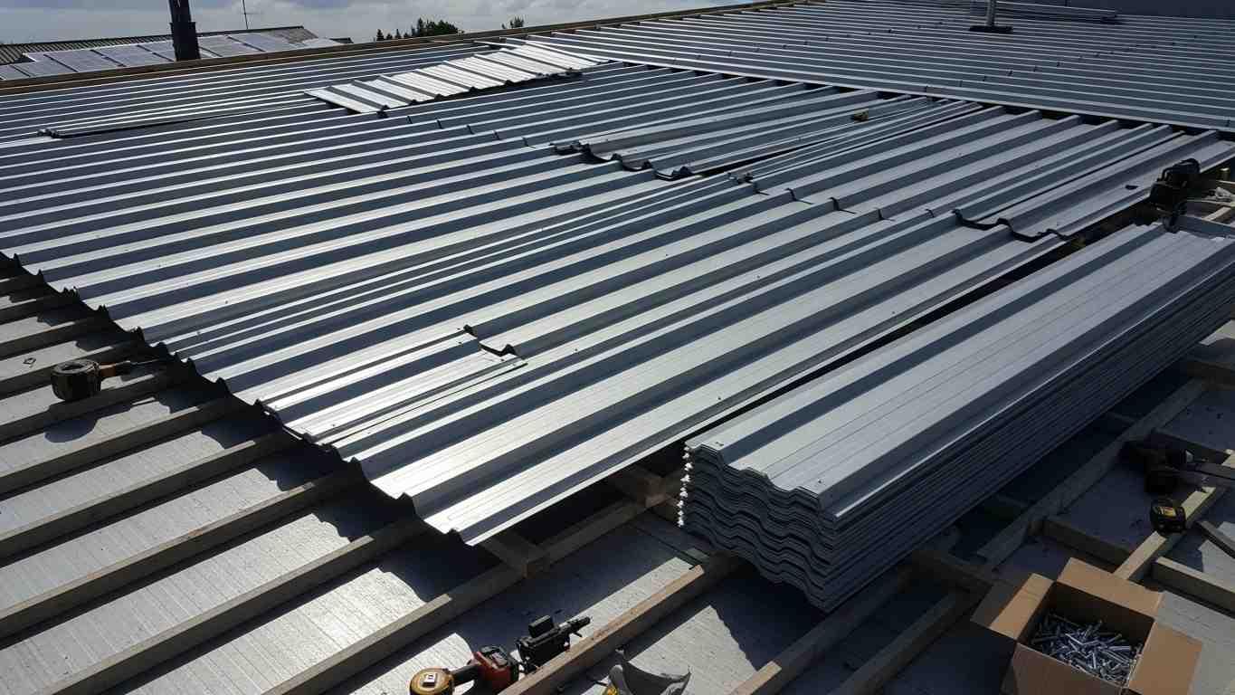 normy ukladki profnastila na kryshe 1